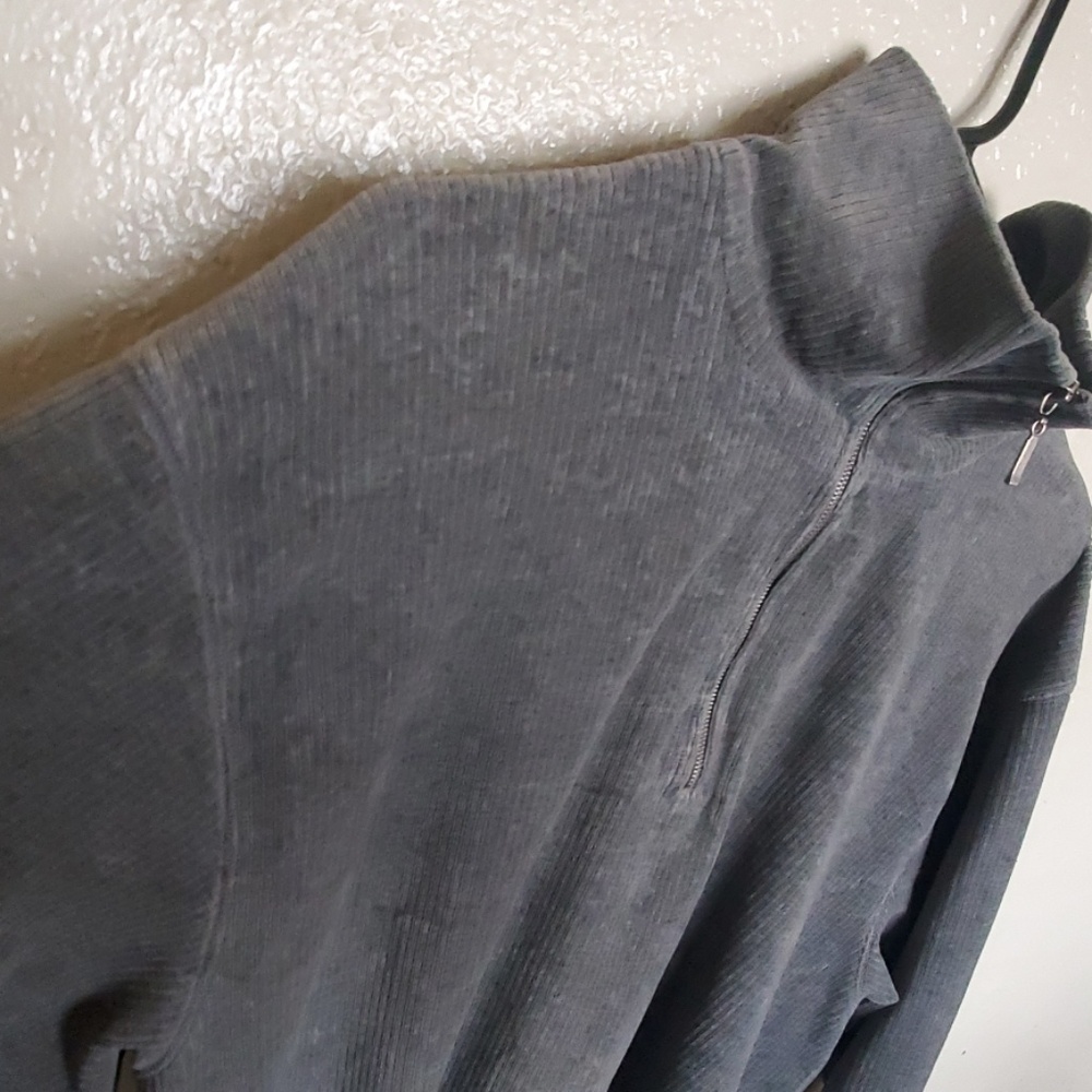 Sweater - Picture 3 of 4